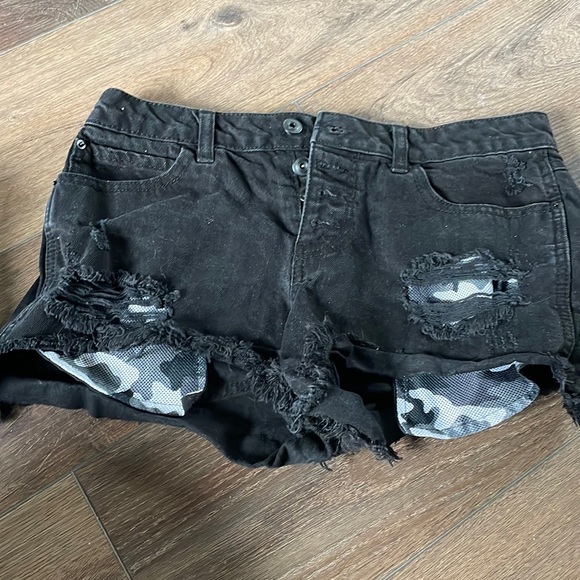 No boundaries Shorts - Picture 1 of 1